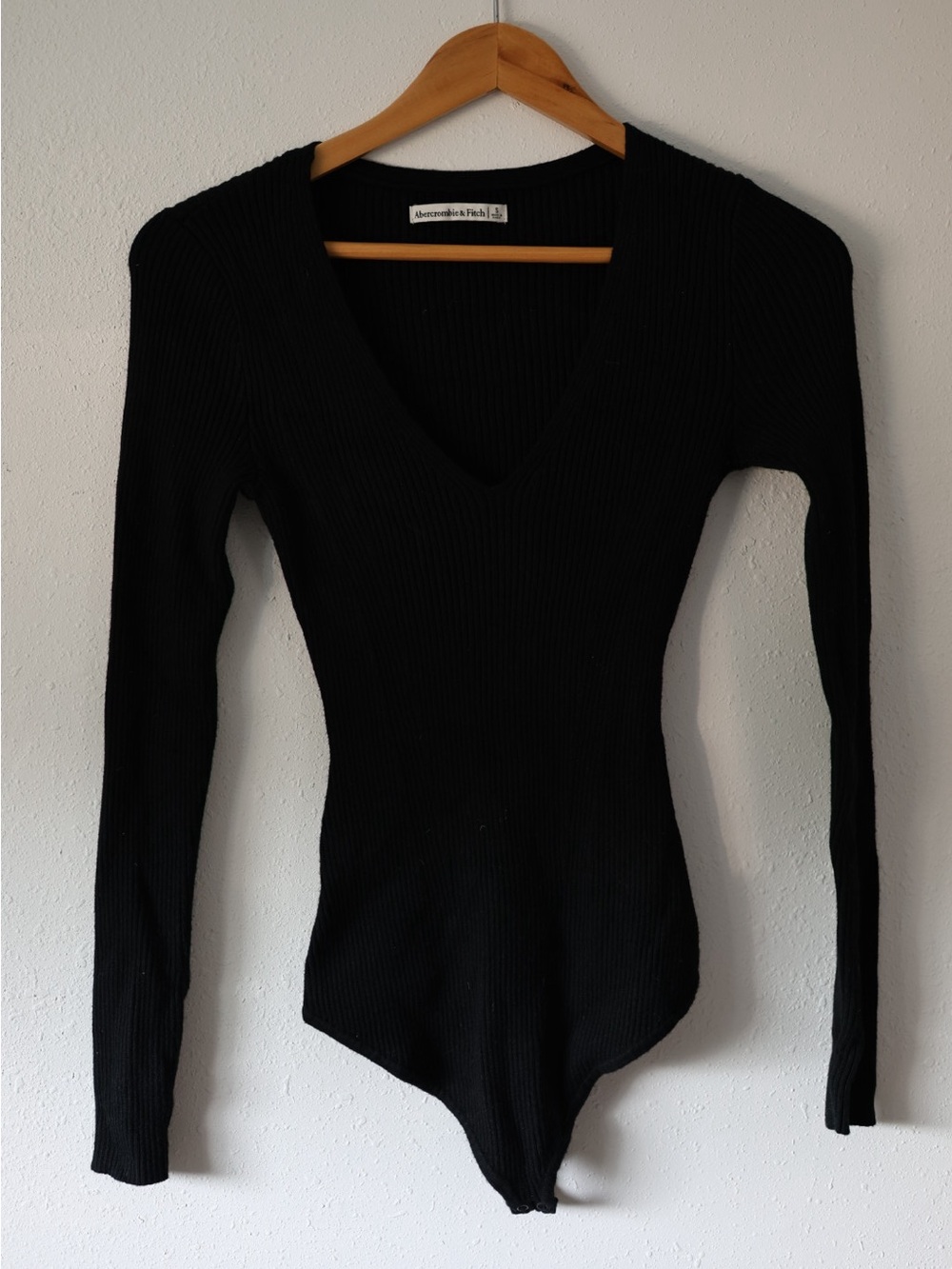 Abercrombie & Fitch Black Ribbed sweater v-Neck Long-Sleeve Bodysuit